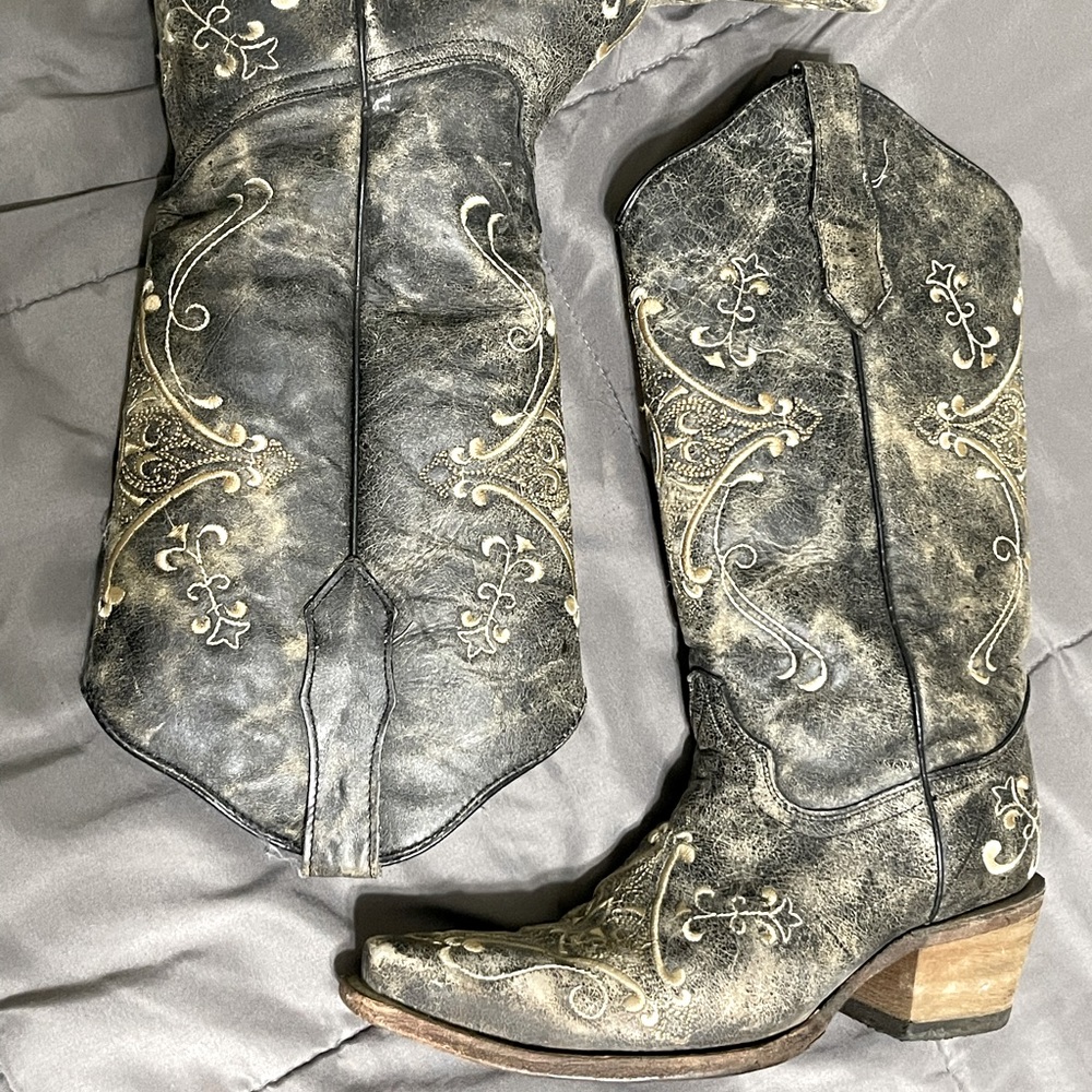 Distressed Corral Boots